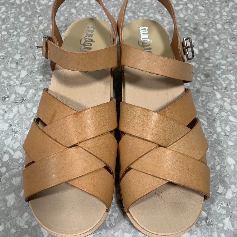 Comfort sandals for women - tan strappy slingback